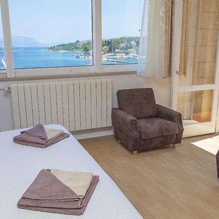 Guest House Lovric Lumbarda Kamer foto
