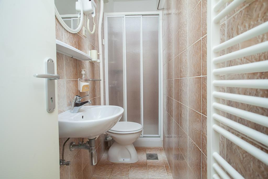 Guest House Lovric Lumbarda Kamer foto