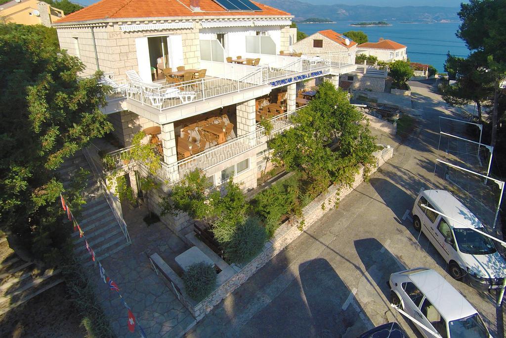 Guest House Lovric Lumbarda Buitenkant foto