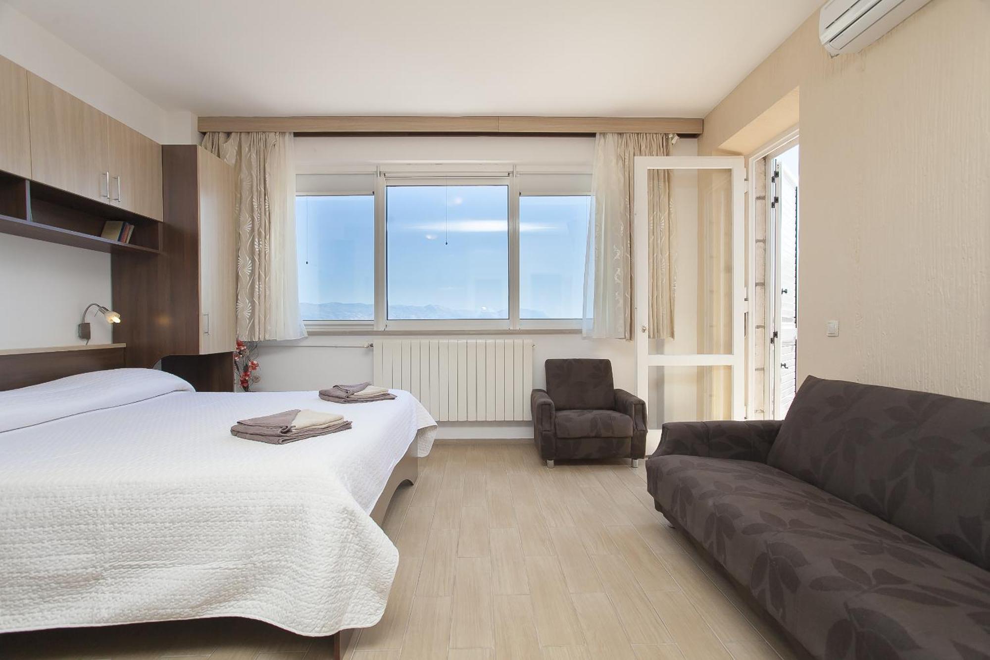 Guest House Lovric Lumbarda Kamer foto